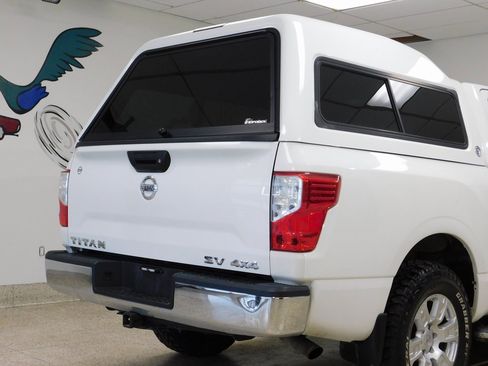 Used 2017 Nissan Titan SV image 84