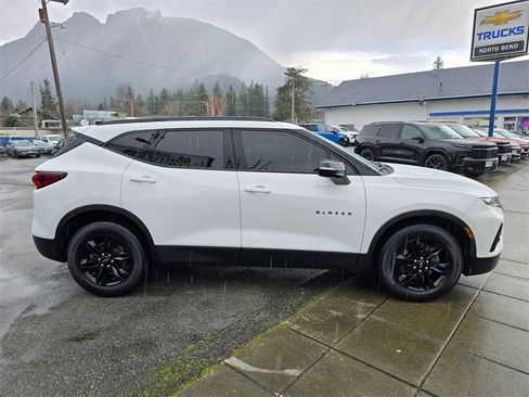 Used 2021 Chevrolet Blazer LT w/ Midnight/Sport Edition image 5