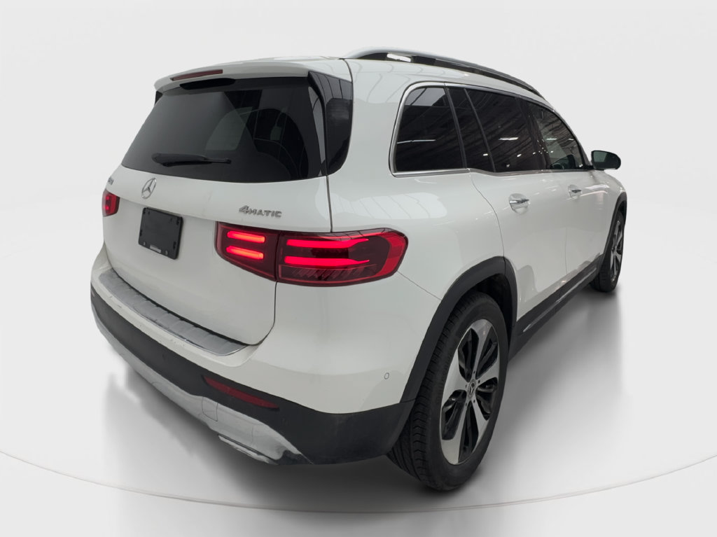 Used 2025 Mercedes-Benz GLB 250 4MATIC image 8