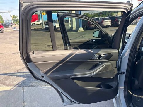 Used 2024 BMW X7 xDrive40i w/ M Sport Package AWD/4WD image 27