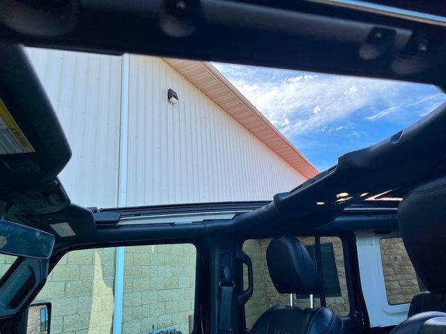Used 2021 Jeep Wrangler Unlimited Sahara AWD/4WD image 6