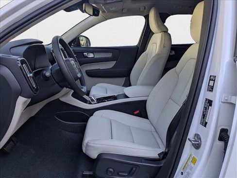 New 2026 Volvo XC40 B5 Plus w/ Protection Package Premier image 4