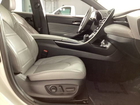 Used 2020 Toyota Avalon Limited w/ Advanced Safety Package FWD image 22