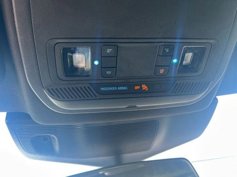 Used 2020 Ford Explorer XLT w/ Equipment Group 202A RWD image 17