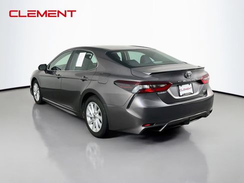 Used 2024 Toyota Camry SE FWD image 8