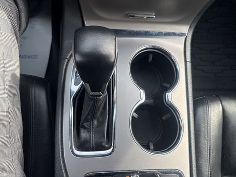 Used 2022 Jeep Grand Cherokee Limited image 19