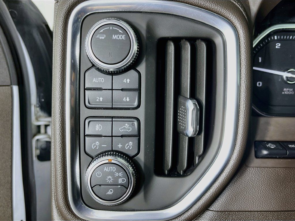 Used 2022 GMC Sierra 3500 Denali w/ Denali Ultimate Package AWD/4WD image 13
