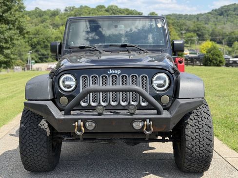 Used 2014 Jeep Wrangler Unlimited Rubicon w/ Dual Top Group AWD/4WD image 5
