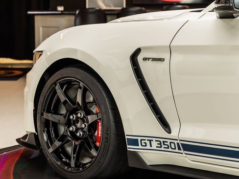 Used 2020 Ford Mustang Shelby GT350R w/ GT350R Equipment Group 920A image 36