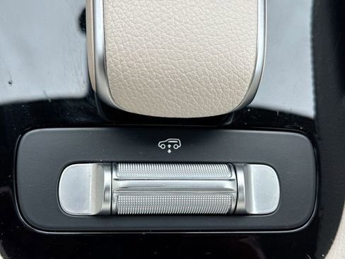 Used 2022 Mercedes-Benz GLS 450 4MATIC image 27