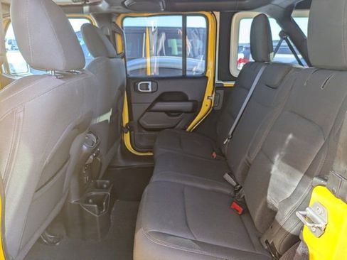 Used 2019 Jeep Wrangler Unlimited Sahara w/ Uconnect 4C Nav & Sound Group AWD/4WD image 9