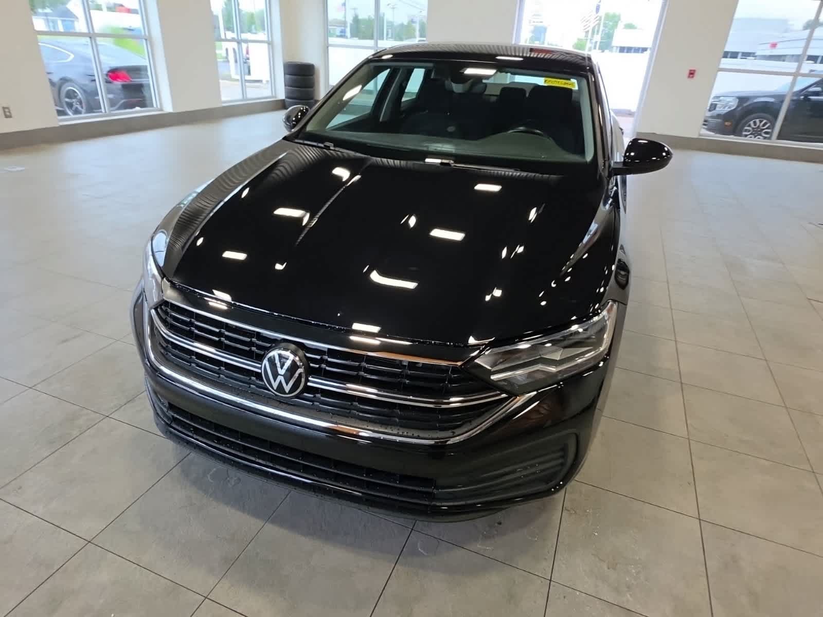 Used 2024 Volkswagen Jetta S FWD image 2