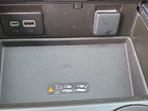 Used 2024 GMC Yukon XL Denali image 20