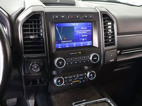 Used 2021 Ford Expedition Max Limited image 5