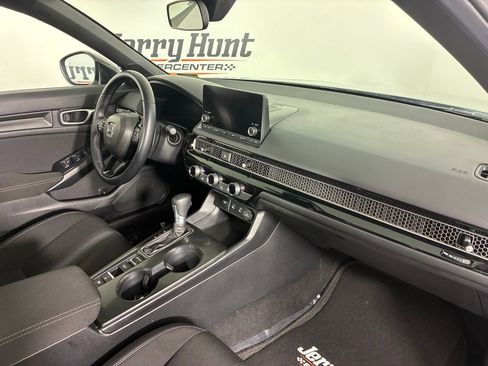 Used 2025 Honda Civic Sport image 30