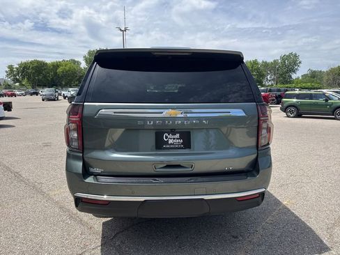 Used 2024 Chevrolet Suburban LT AWD/4WD image 3