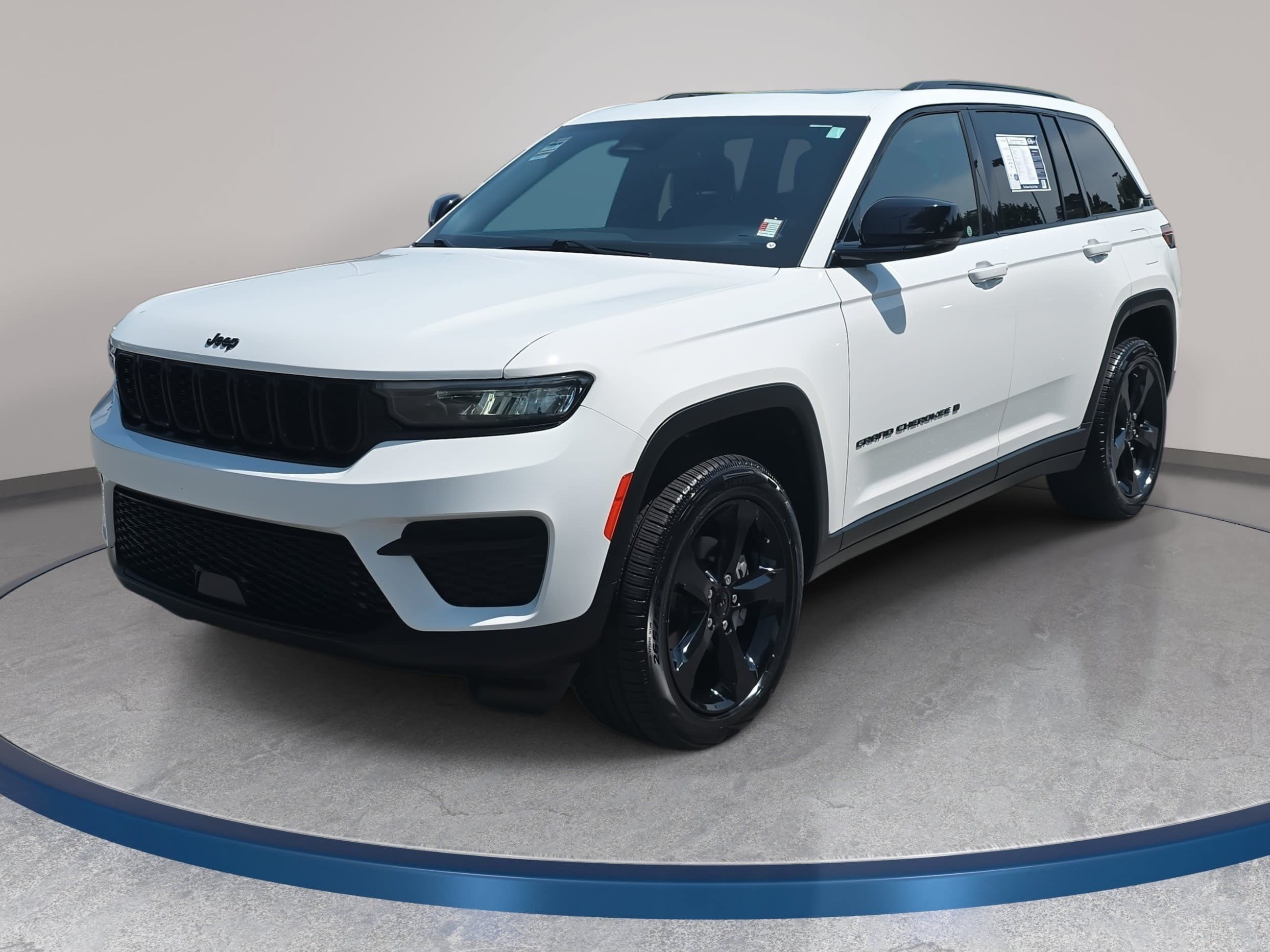 Used 2023 Jeep Grand Cherokee Altitude AWD/4WD image 1