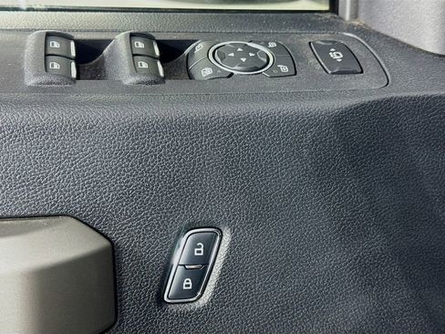 Used 2018 Ford F250 Lariat w/ Chrome Package image 21