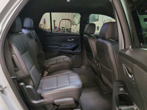 Used 2023 Chevrolet Traverse RS image 27