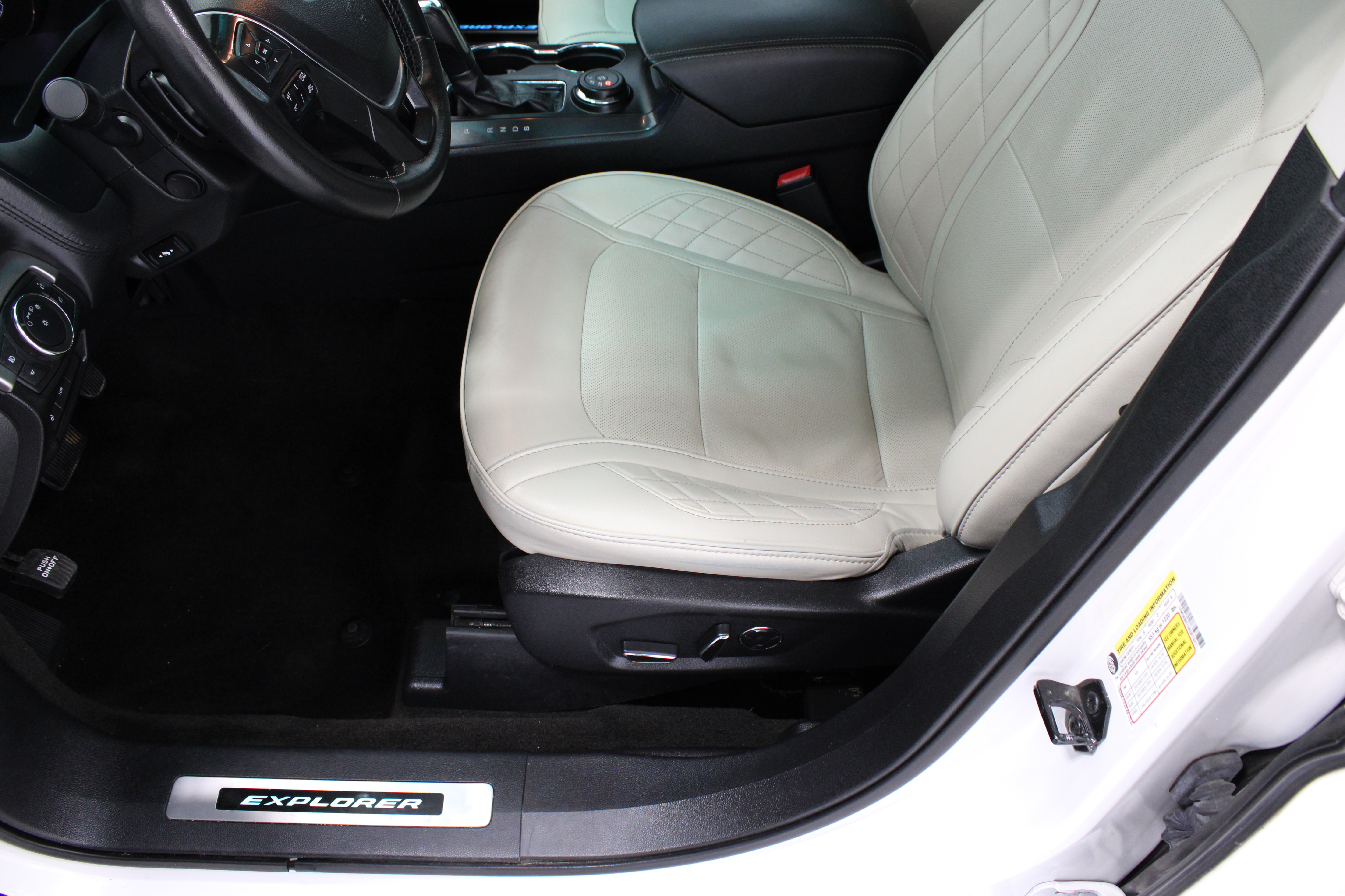 Used 2017 Ford Explorer Platinum AWD/4WD image 15