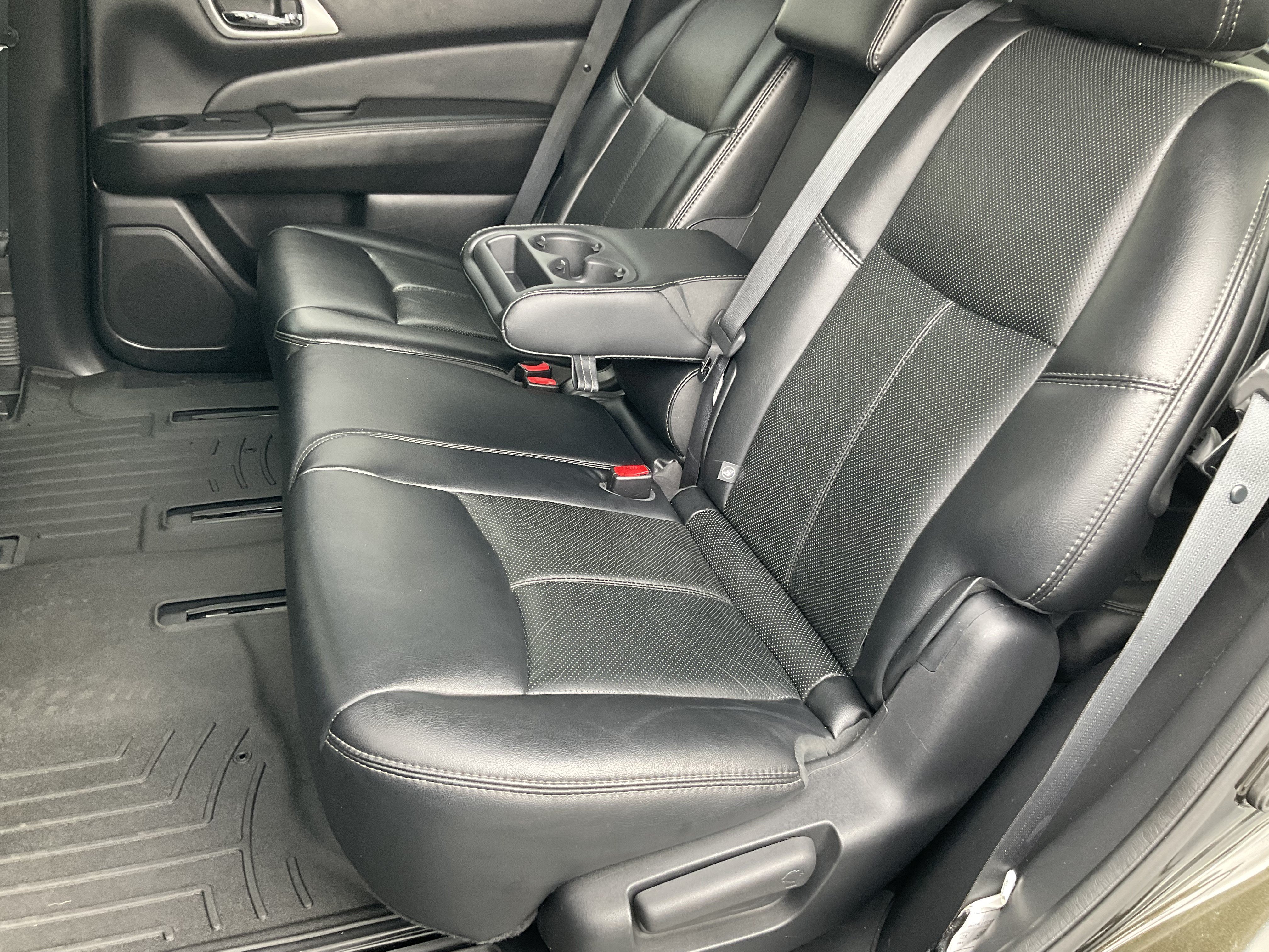 Used 2015 Nissan Pathfinder Platinum FWD image 43