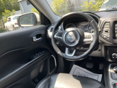 Used 2018 Jeep Compass Latitude w/ Cold Weather Group AWD/4WD image 15