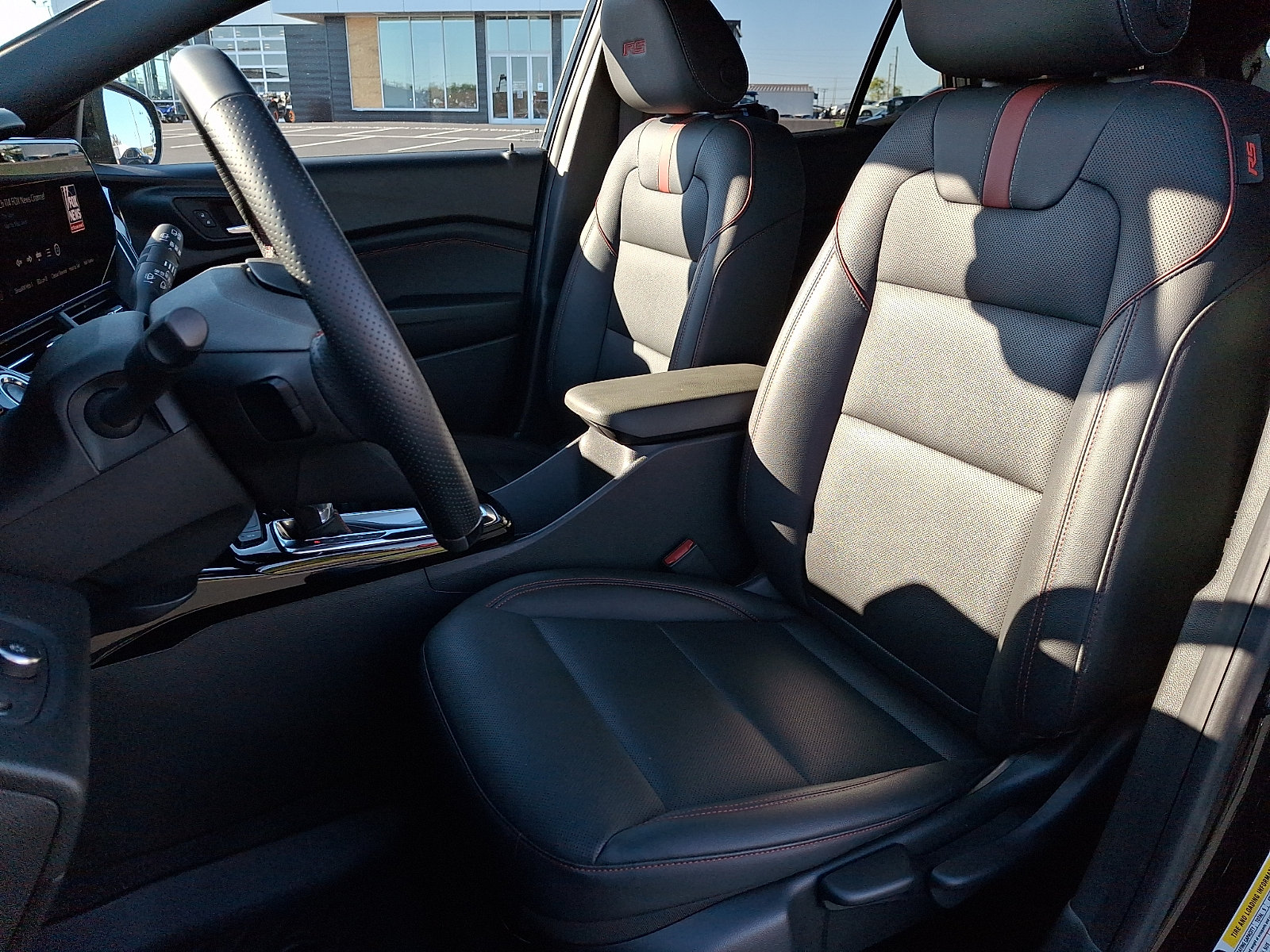 Used 2024 Chevrolet Trax RS w/ Driver Confidence Package FWD image 13