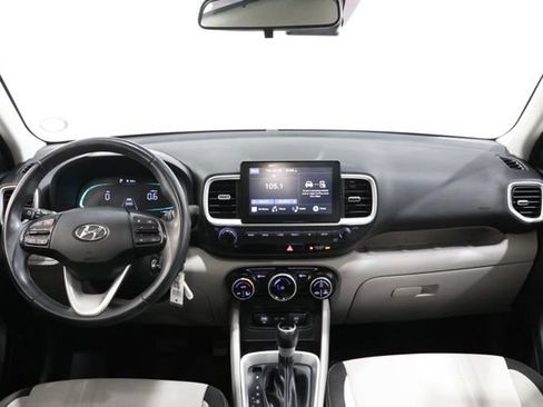 Used 2023 Hyundai Venue SEL FWD image 12