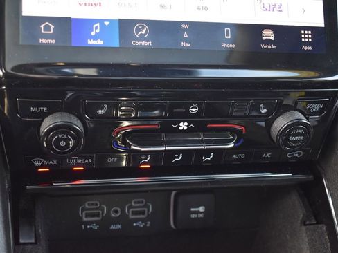 Used 2022 Jeep Grand Cherokee L Limited image 37