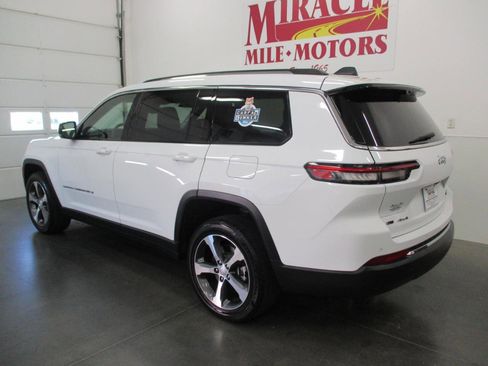 Used 2023 Jeep Grand Cherokee L Limited w/ Luxury Tech Group II AWD/4WD image 4