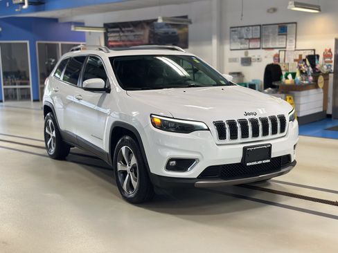 Used 2019 Jeep Cherokee Limited AWD/4WD image 4