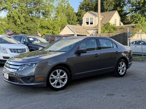 Used 2012 Ford Fusion SE FWD image 2