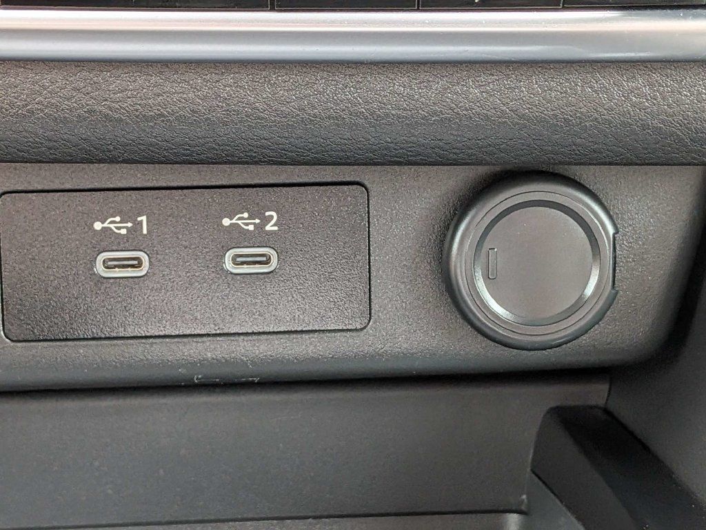 Used 2025 Nissan Rogue SV AWD/4WD image 28