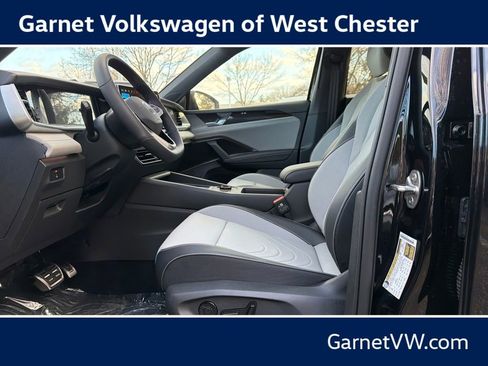 New 2026 Volkswagen Tiguan SE R-Line AWD/4WD image 9