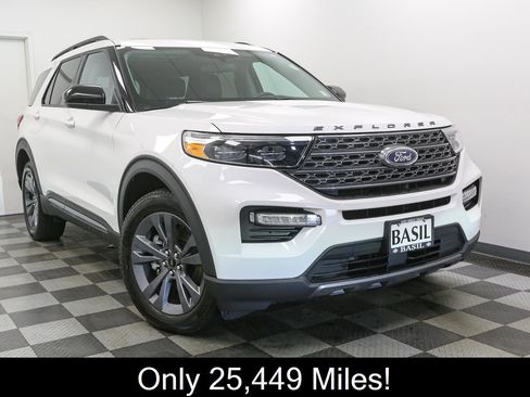 Used 2023 Ford Explorer XLT w/ Equipment Group 202A AWD/4WD image 2