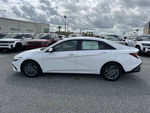 New 2026 Hyundai Elantra Blue image 13