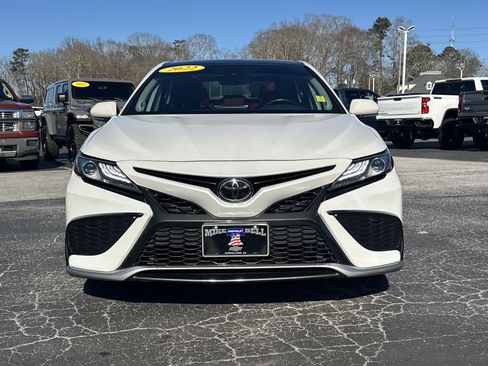 Used 2022 Toyota Camry XSE image 3