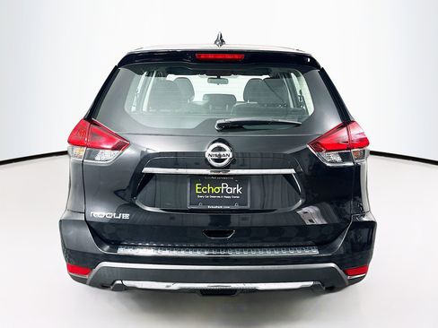 Used 2018 Nissan Rogue S image 7
