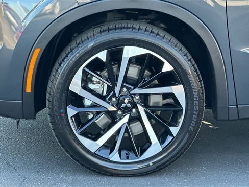 New 2025 Mitsubishi Outlander SE image 25