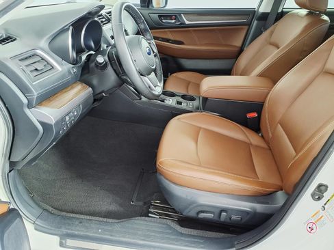 Used 2019 Subaru Outback 2.5i Touring w/ Popular Package #3A AWD/4WD image 12