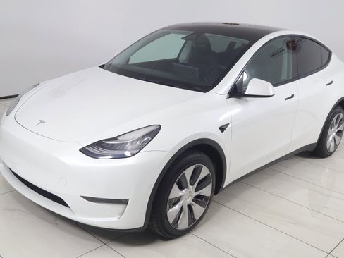 Used 2021 Tesla Model Y Long Range image 22