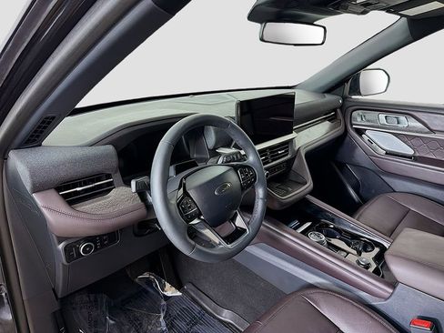 Used 2025 Ford Explorer Platinum w/ LUX Leather Package image 22