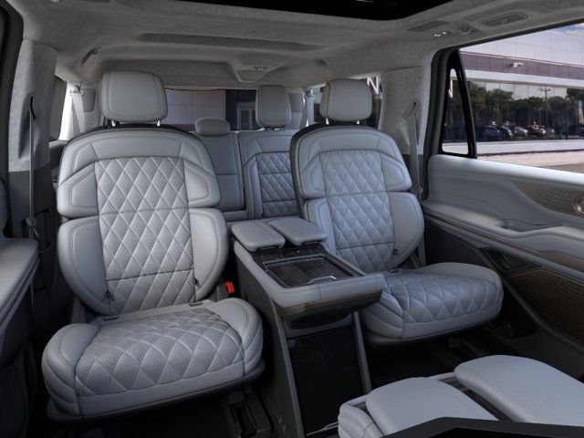 New 2026 Lincoln Navigator L Black Label AWD/4WD image 11