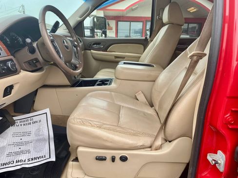 Used 2008 GMC Sierra 2500 SLT w/ Z71 Off-Road Package AWD/4WD image 9