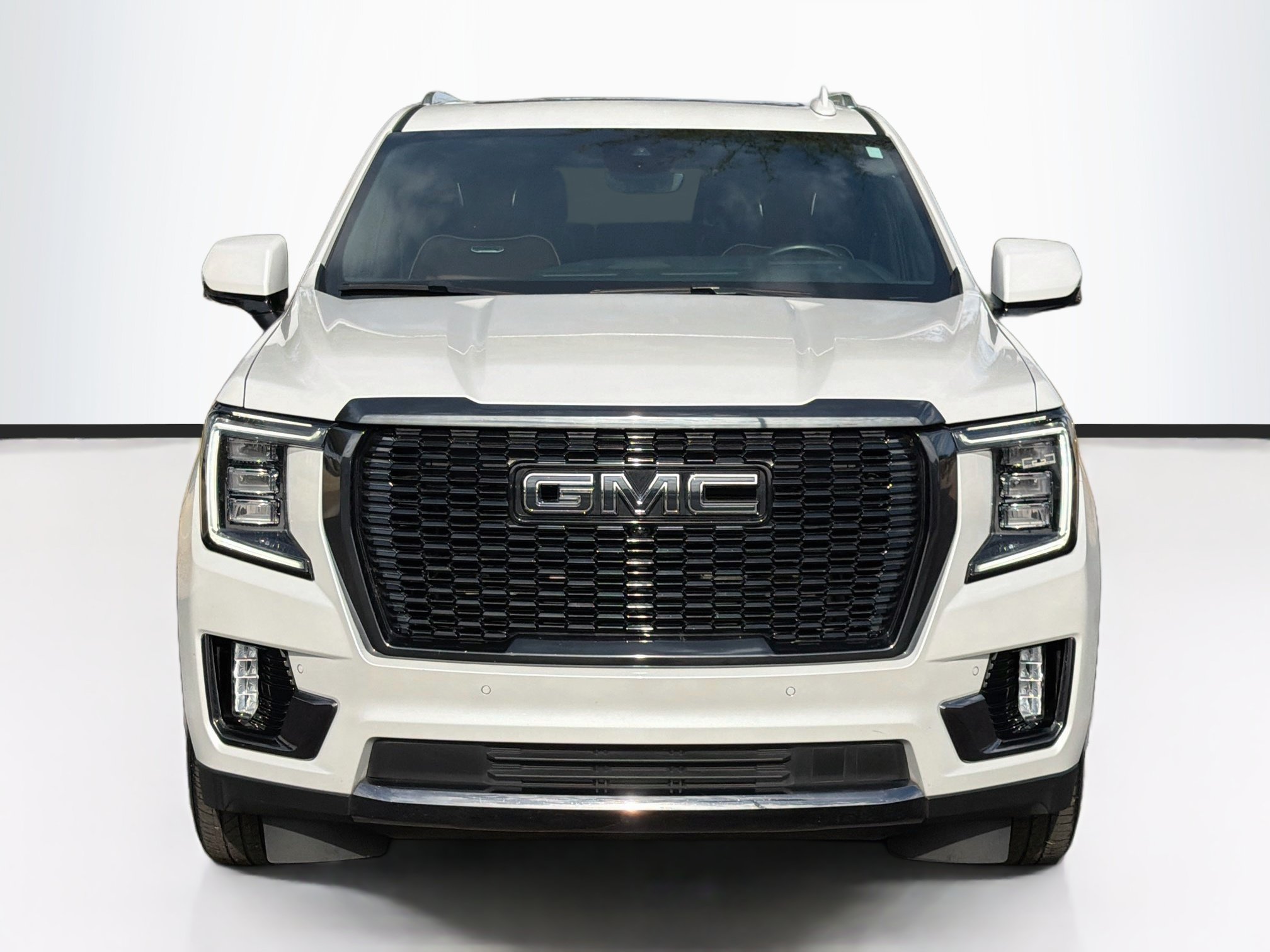 Used 2023 GMC Yukon Denali Ultimate AWD/4WD image 2