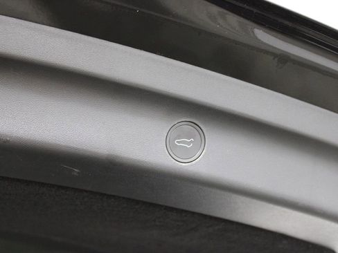 Used 2023 Tesla Model Y Performance image 27