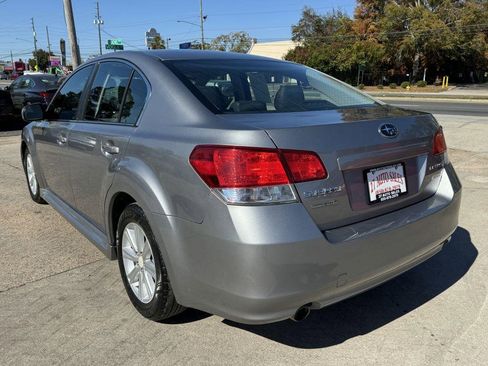 Used 2010 Subaru Legacy 2.5i Premium image 7
