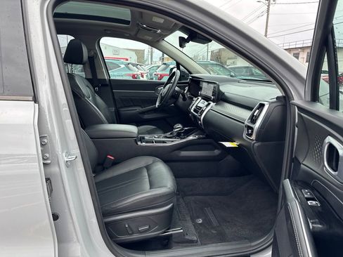 Certified 2023 Kia Sorento SX image 46