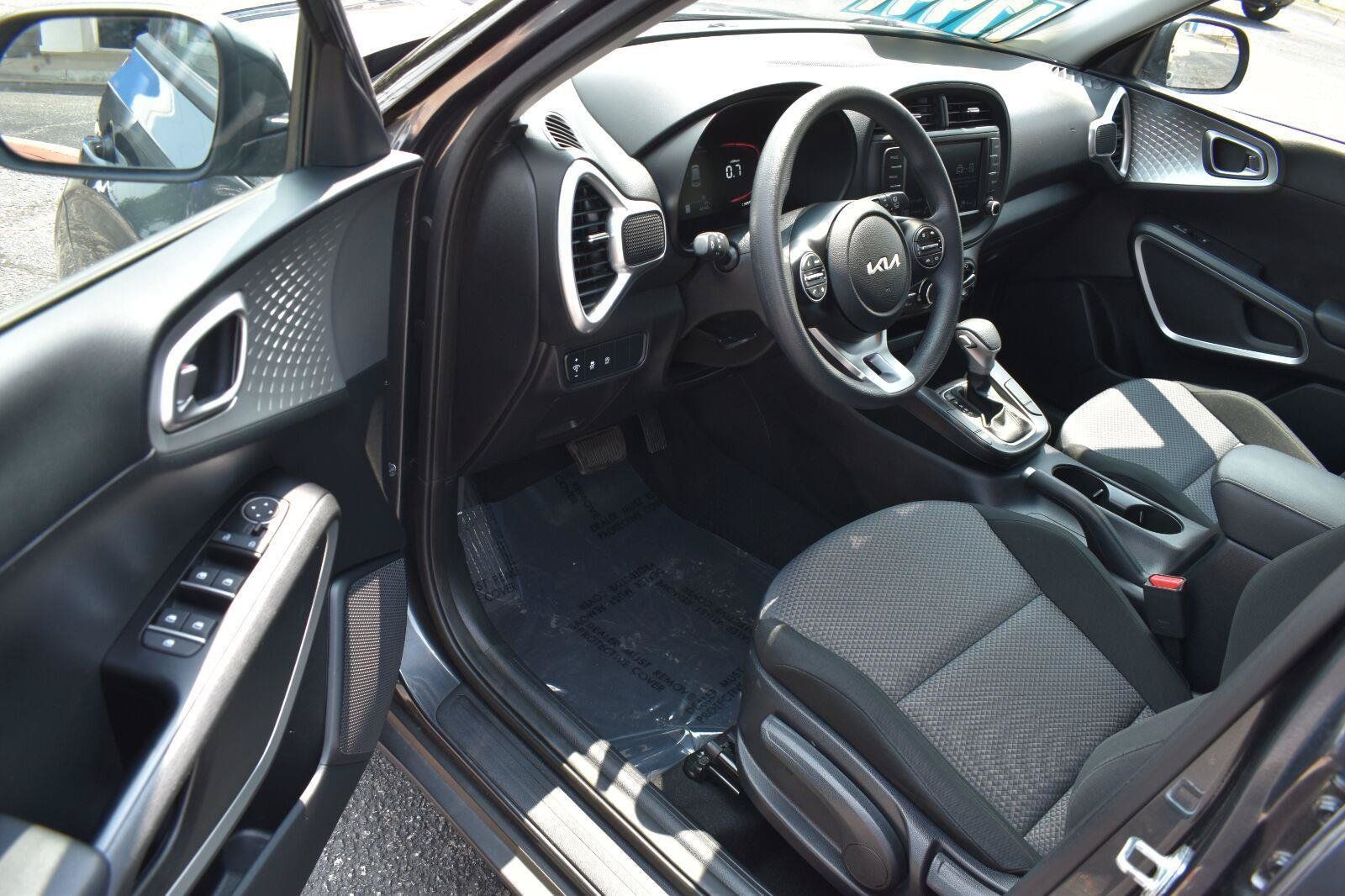 Used 2024 Kia Soul LX w/ Option Group 015 FWD image 22