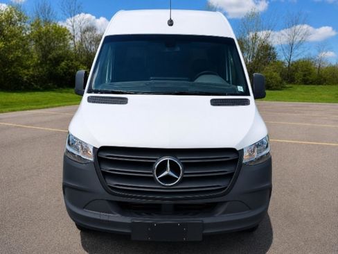 Used 2019 Mercedes-Benz Sprinter 170 Cargo image 2